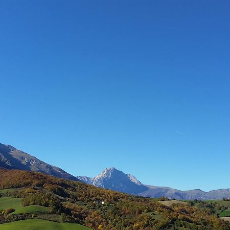 La Via Del Parco Villa Arsita Bagian luar foto
