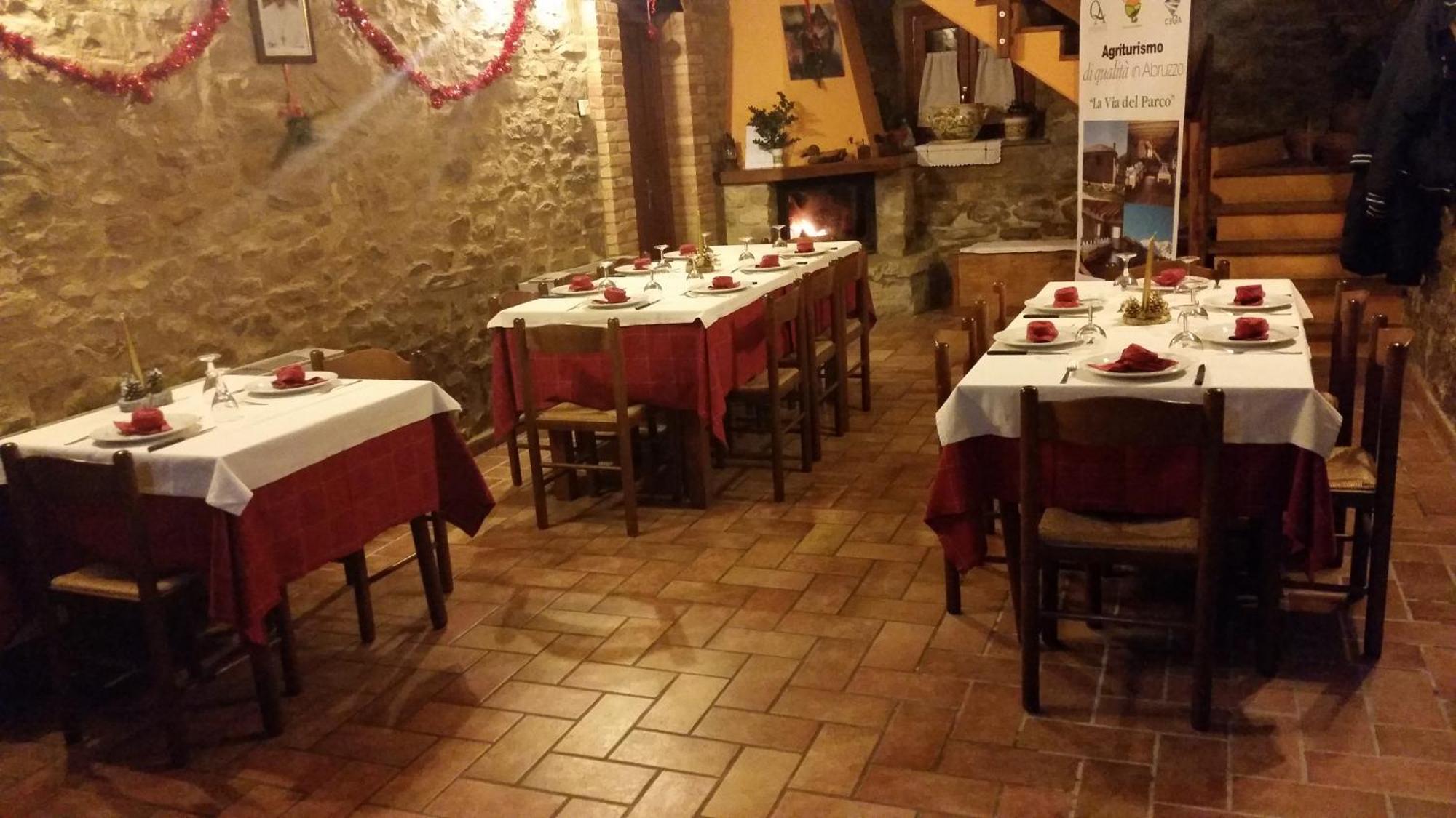 La Via Del Parco Villa Arsita Bagian luar foto