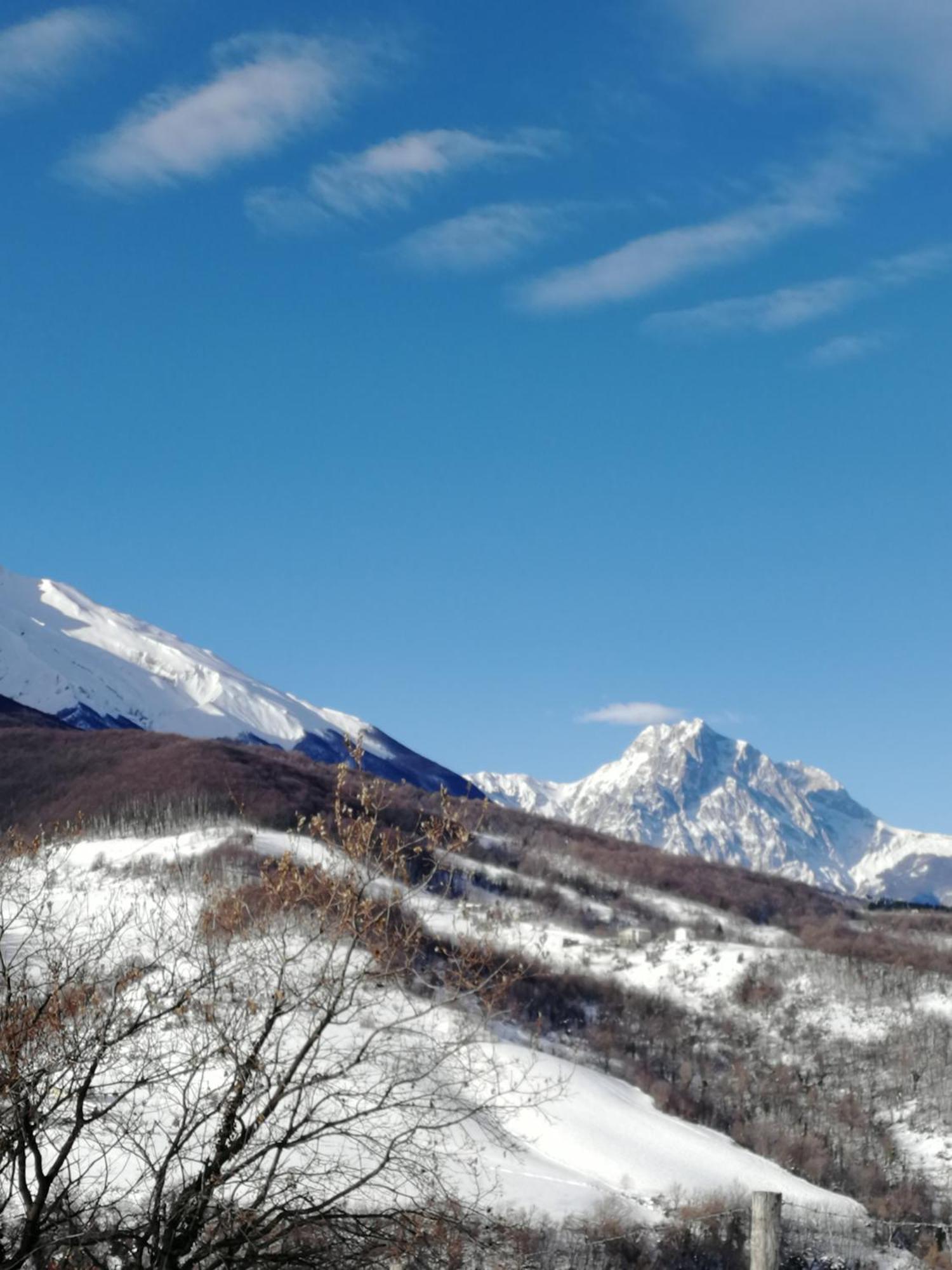 La Via Del Parco Villa Arsita Bagian luar foto